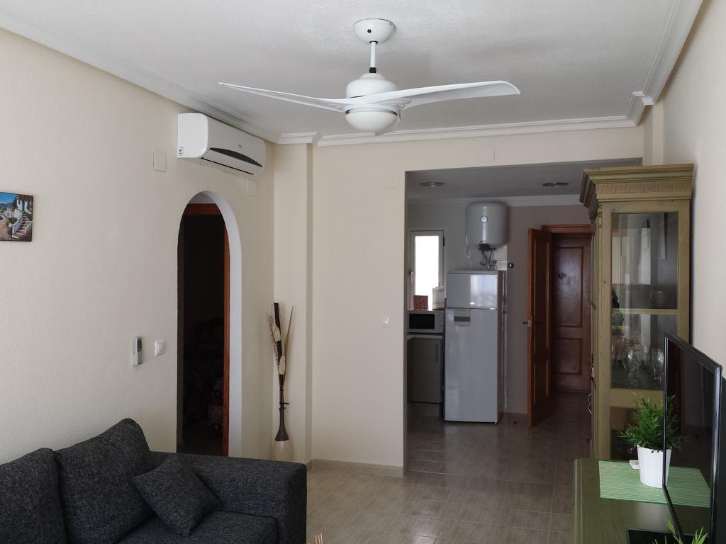 Apartamento Mariposa Lägenhet Torrevieja Rum bild