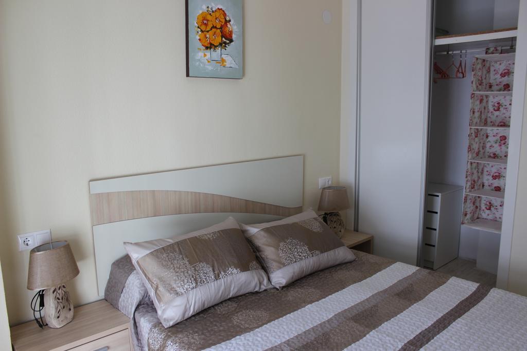 Apartamento Mariposa Lägenhet Torrevieja Rum bild